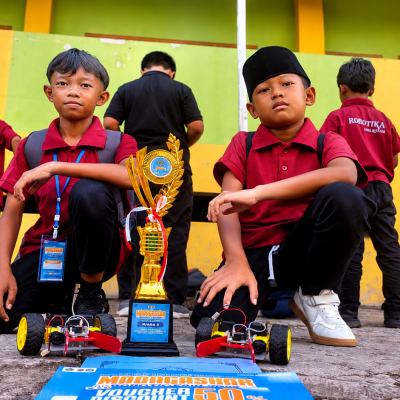Tim Robotika MIM Karan Kembali Berprestasi, Raih Juara III Robot Soccer di Ajang MADAGASKAR 2026